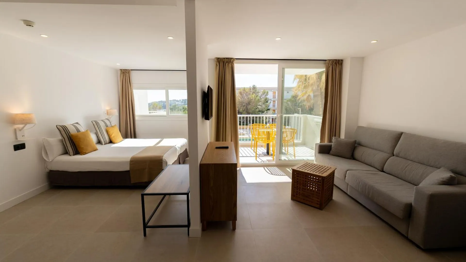 *** Aparthotel Apartamentos Vistasol Magaluf  Spain